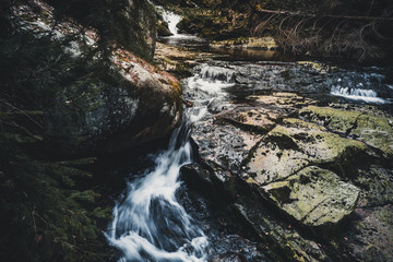 Rutschige Steine an den Ilsefällen im Harz, Wasserfall