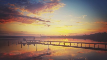 Naklejka premium Golden sunset over lake