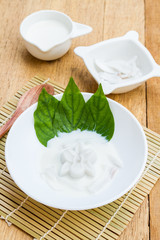 Coconut jelly and coconut milk