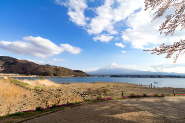 Mountain fuji and Lake ,the most famous place in Japan to traveling.