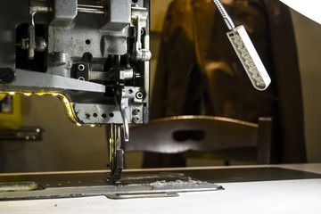 Industrial sewing machine