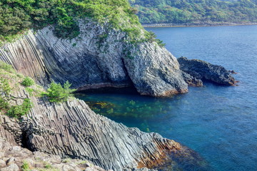 七ツ釜めがね岩