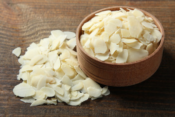 Almond flakes