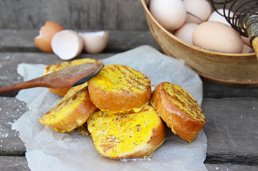 Fresh toast with egg