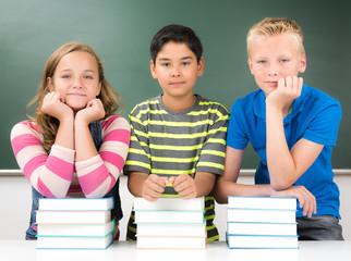teenager in der schulklasse