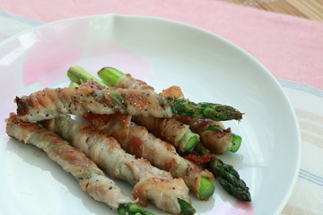 アスパラガス　肉巻き