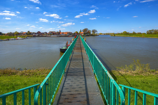 Schnackenburg 2 / Der Hafen in Schnackenburg (Landkreis L&uuml;chow- Dannenberg, Niedersachsen, Deutschland). Aufgenommen am 30. April 2017.
