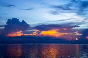 Fototapeta na wymiar Un-focused of Sunset sky at the lake, Thailand.