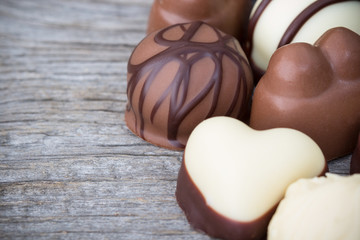  chocolate pralines, white and dark chocolate truffles