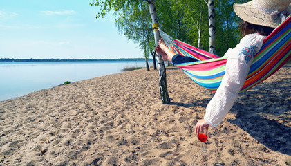 einen Tag am See genießen, Sonne und Wein