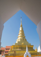 Fototapeta premium golden stupa
