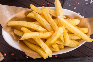 Fri, fried potato in hot fan, is served to meat dishes