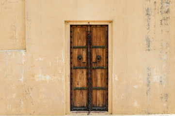 Wooden doors medieval design without arch - Closed Wood Door
