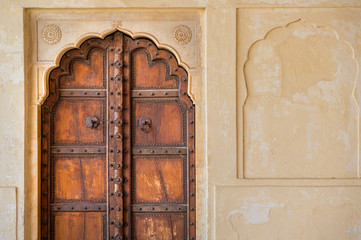 Wooden doors medieval design with arch - Closed Wood Door - 148479617