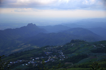 Fototapeta na wymiar beautiful panorama of the mountain and beautiful sky in the morning