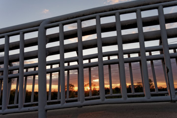most o zachodzie słońca