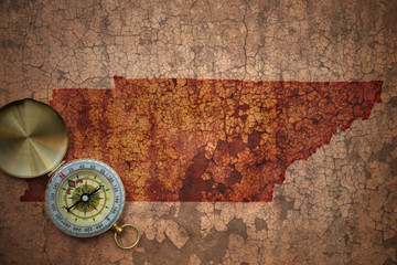 Fototapeta na wymiar map of tennessee state on a old vintage crack paper