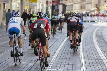 Papier Peint photo autocollant Vélo Groupe de cycliste pendant la course de rue