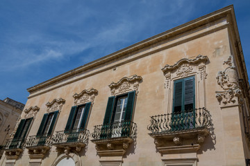 Balkone in Lecce, in Apulien, Italien