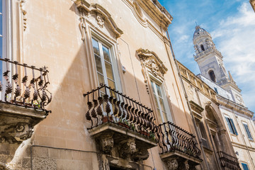 Balkone in Lecce, in Apulien, Italien