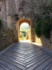 Fototapeta na wymiar Porta del Castello di Monteriggioni (Toscana, Italy)