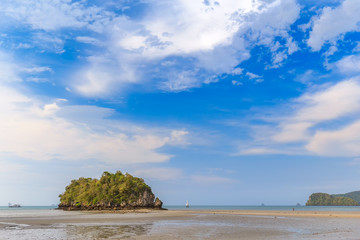 Fototapeta premium Beautiful Sea and Sky at Krabi Province, South of Thailand