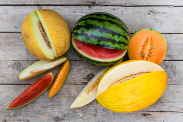 draufsicht auf verschiedene melonen