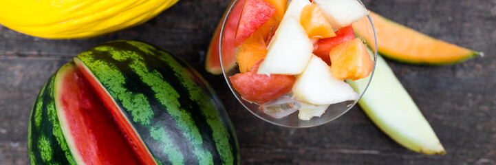 glas mit melonen dessert