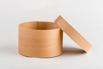 round wooden box