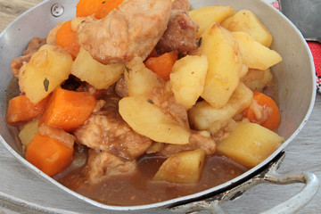 mijoté de porc et légumes