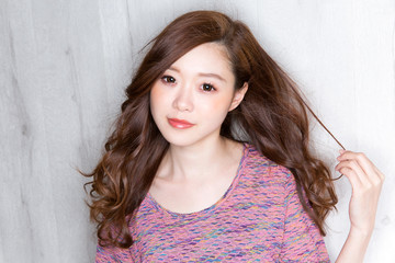 ミディアムヘアの女性