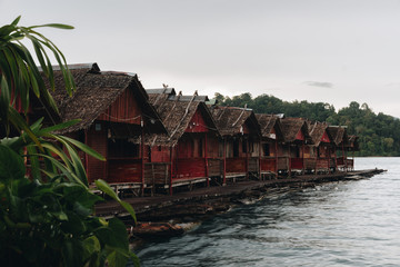 Obraz premium Floatting Bungalows at Khao Sok, Thailand