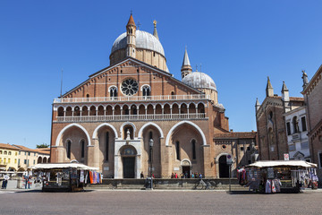 Fototapeta na wymiar Basilica of St. Anthony in Padua, Italy