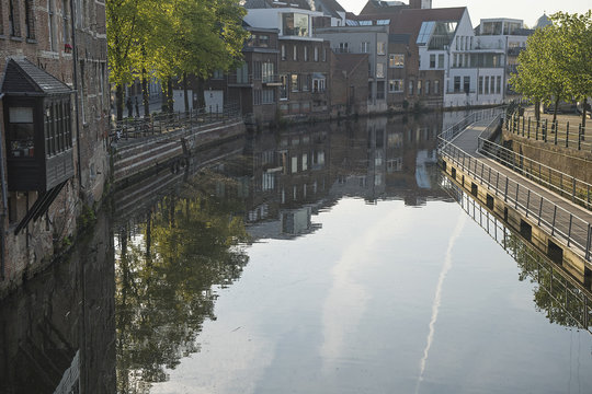 Wasserkanal in Mechelen / Malines, Belgien