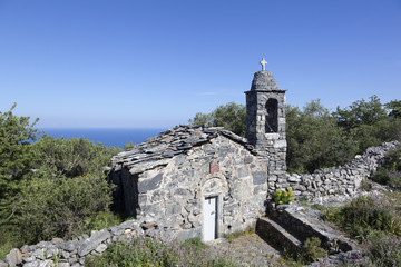 Fototapeta na wymiar very old stone church ekklesia agios nicolaos on mani in greek peloponnese