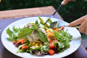 eaTING SALAD