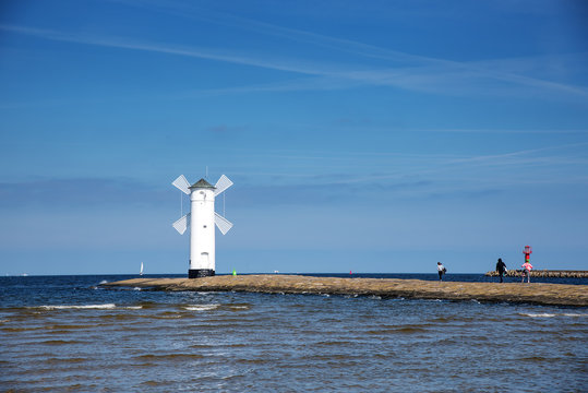 Westmole  M&uuml;hlenbake Wahrzeichen Swinem&uuml;nde Ostsee
