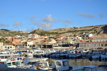Fototapeta na wymiar Marseille - Petit Port des Goudes au crépuscule 