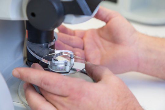 Production of lenses for eyeglasses at optician