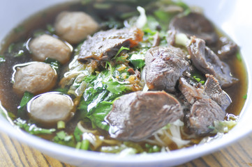 Chinese noodle with beef and meatball