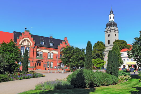 Genthin, Rathaus und Trinitatiskirche