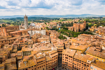 Obraz premium Vue de Sienne en Toscane du haut de la Torre del Mangia