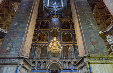 Fototapeta na wymiar ROSTOV VELIKIY, RUSSIA - APRIL 26, 2017: Interior of the Uspensky Cathedral built in 991 