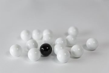 Kugeln schwarz weiss - 1 sw 2