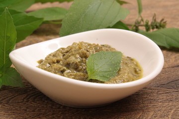 pesto sauce basil
