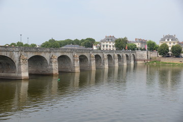 Brücke über die Loire bei Saumur