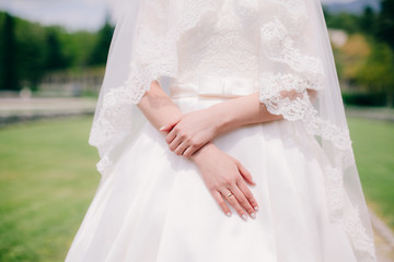 Fototapeta na wymiar bridal hand with wedding ring