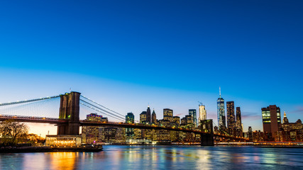 Naklejka na ściany i meble New York Nightscape with Brooklyn bridge