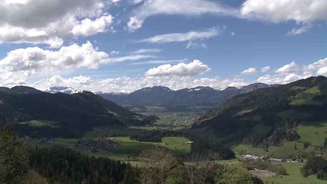 Kitzbühler Alpen, Tuxer Alpen, Wörgl, Inntal, Tal, Itter, Hohe Salve, Wald, Wiese, Feld, Wolken