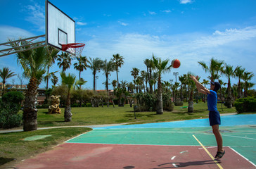 Баскетбольная площадка © shubinan